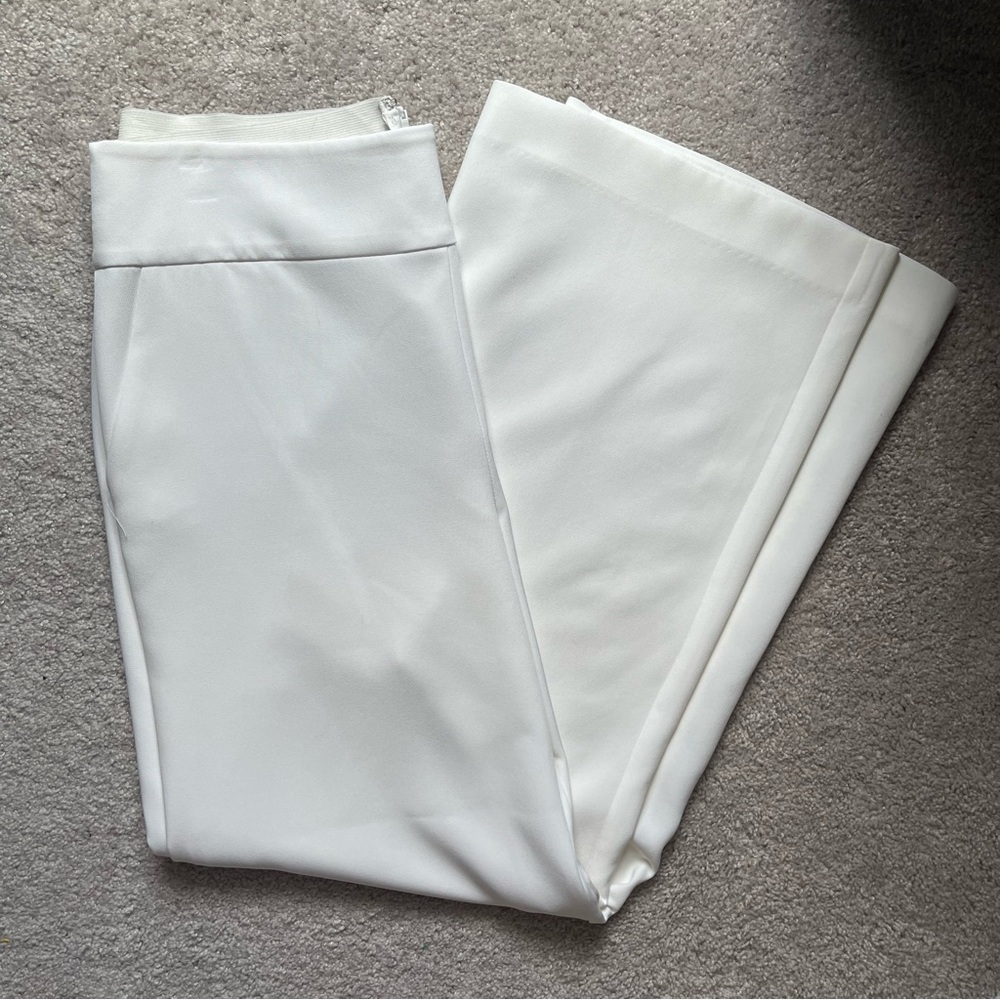 Eva Mendes White Wide-Leg Dress Pants 🤍